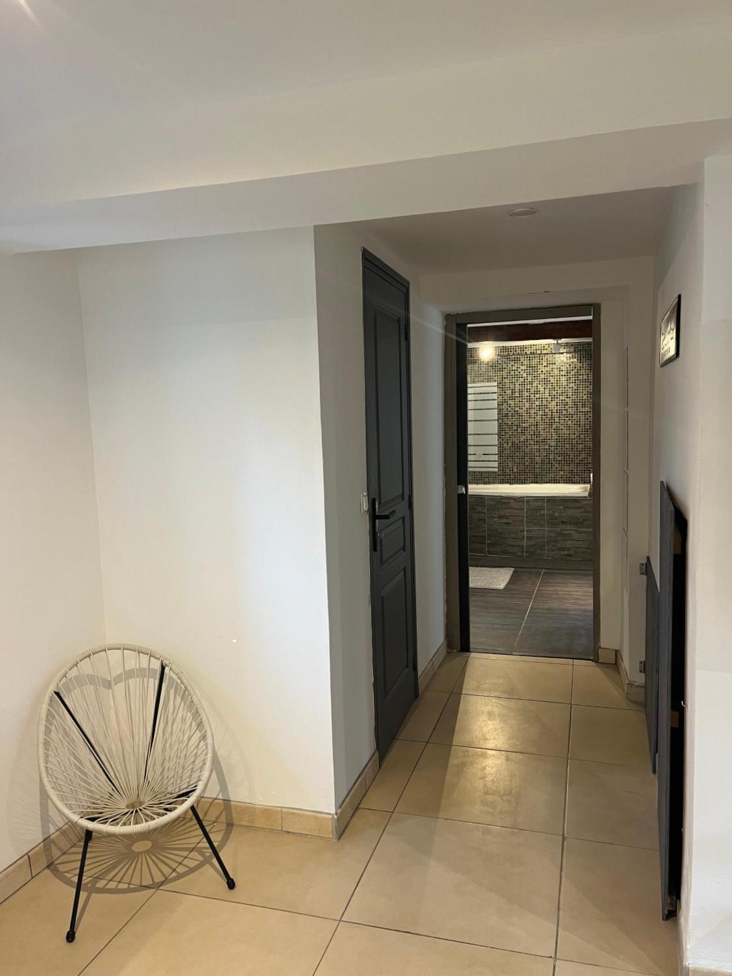 Appartement Avec Piscine Au Milieu Des Vignes Les Arcs-sur-Argens Εξωτερικό φωτογραφία